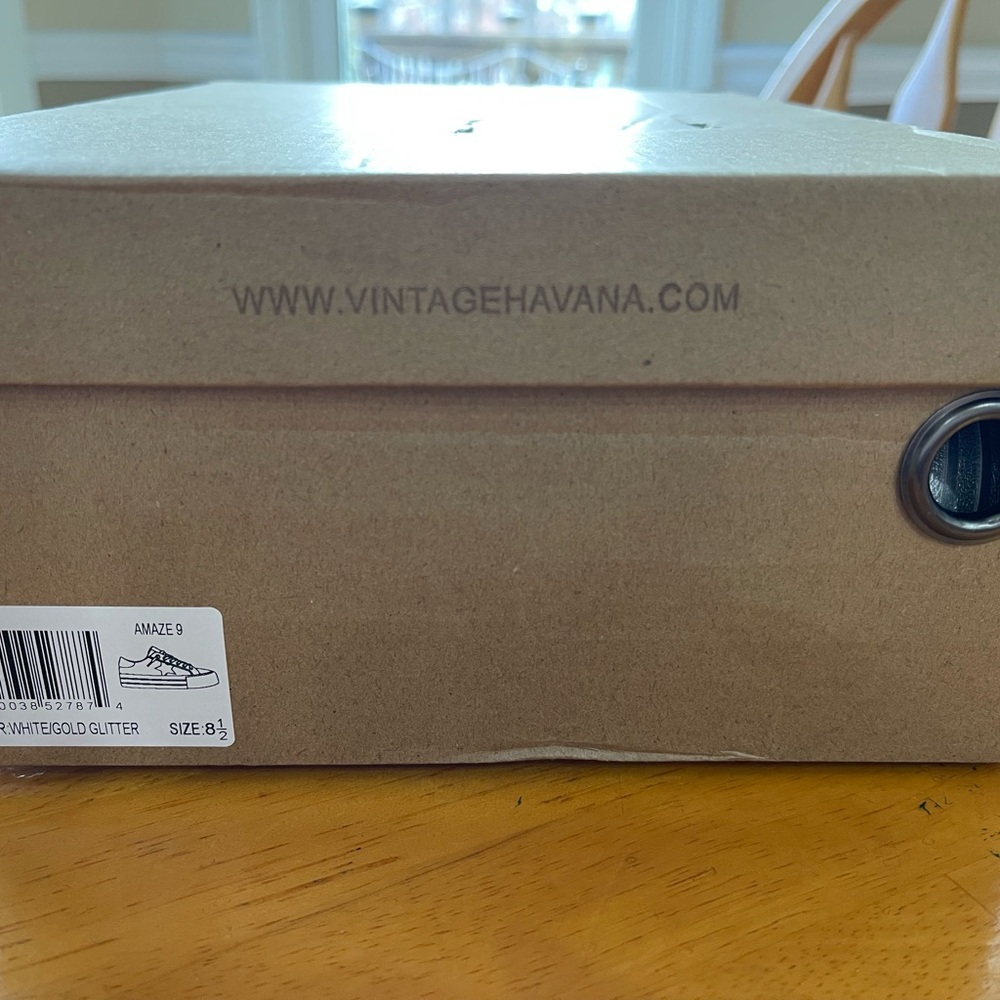 Vintage Havana White and Gold Star Sneakers - Picture 16 of 16